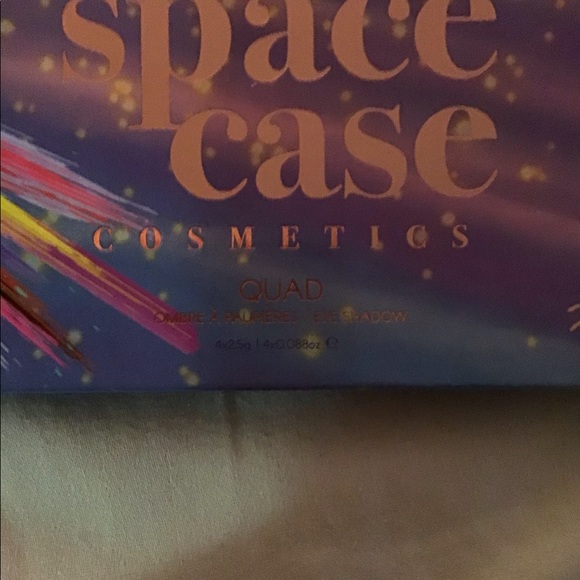 SPACECASE Cosmetics - Picture 2 of 3